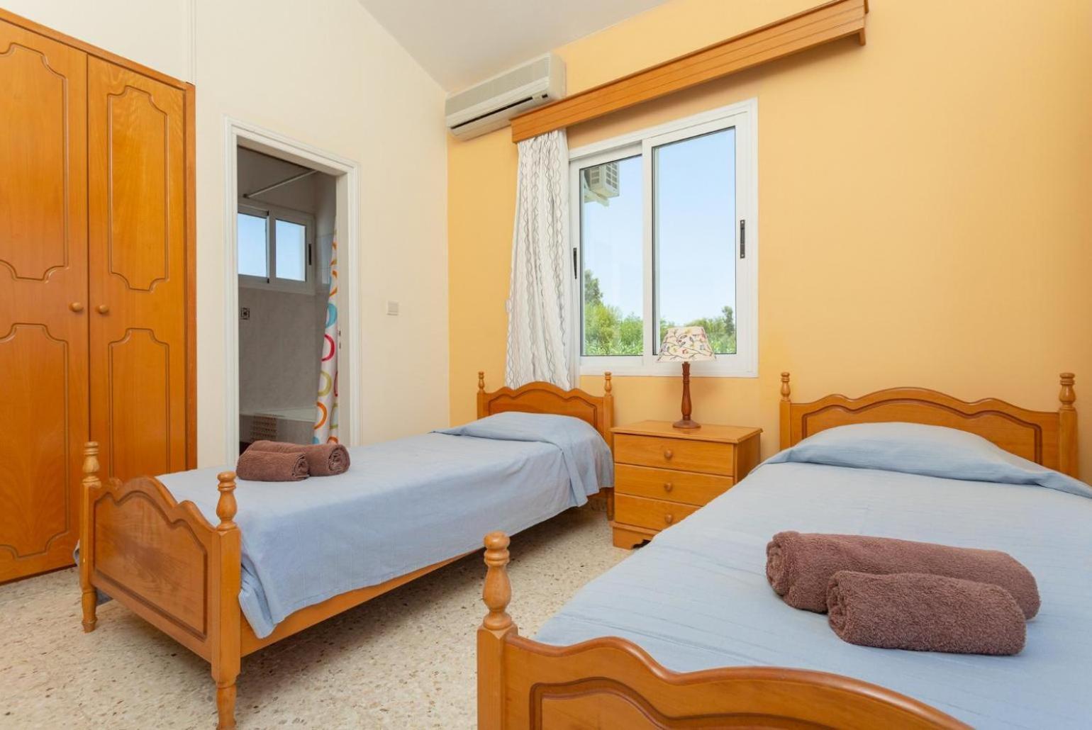 Sun Beach Villa Thio Polis Esterno foto