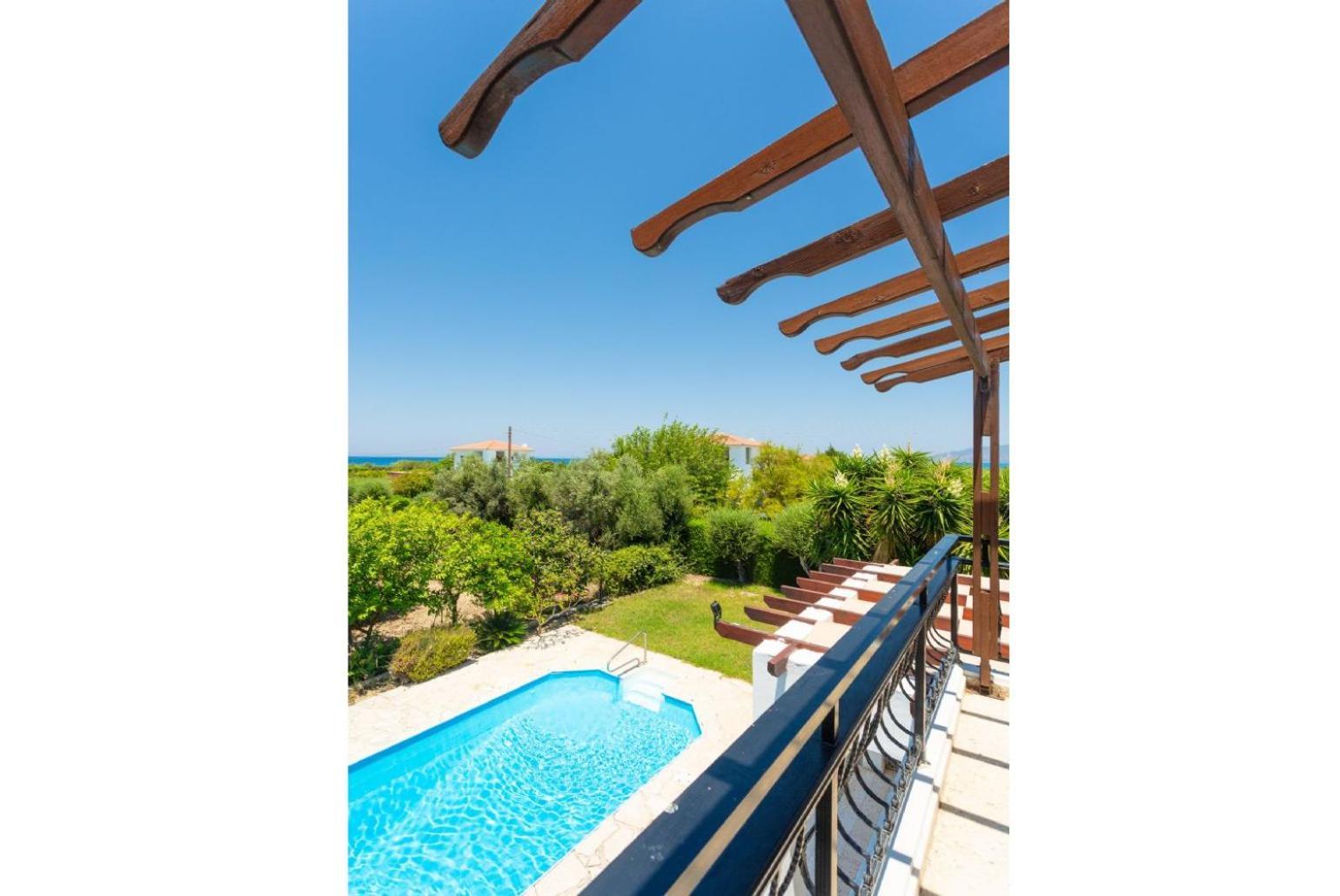 Sun Beach Villa Thio Polis Esterno foto