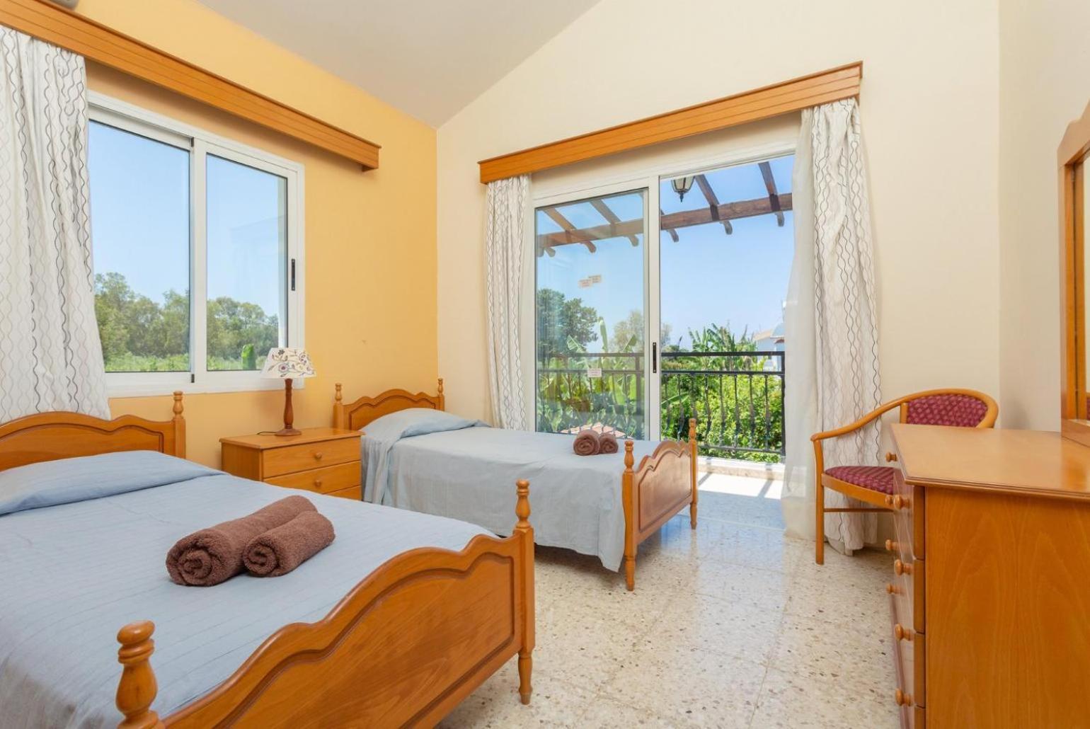 Sun Beach Villa Thio Polis Esterno foto