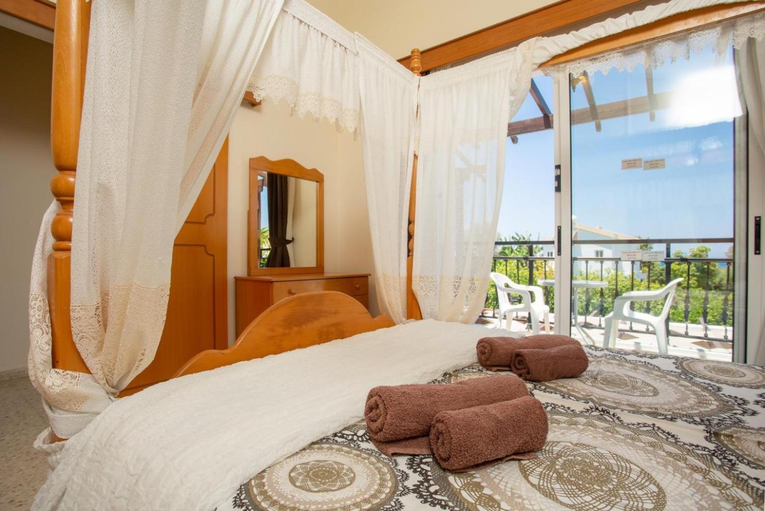Sun Beach Villa Thio Polis Esterno foto